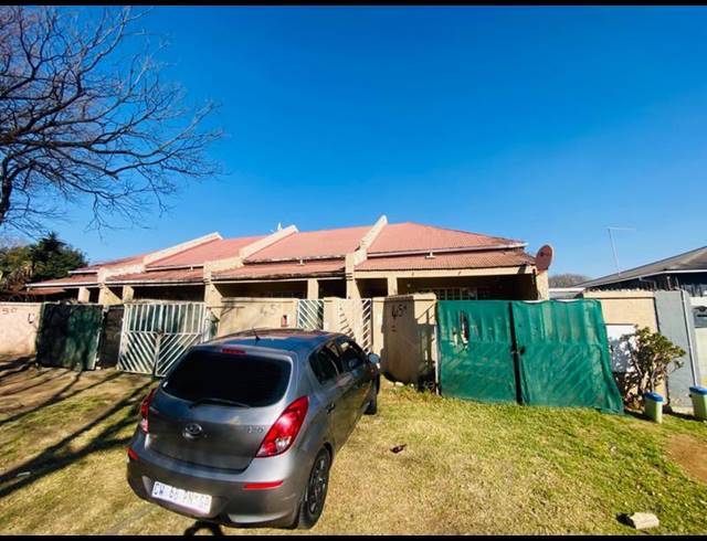8 BEDROOM HOUSE FOR SALE IN BOKSBURG NORTH
